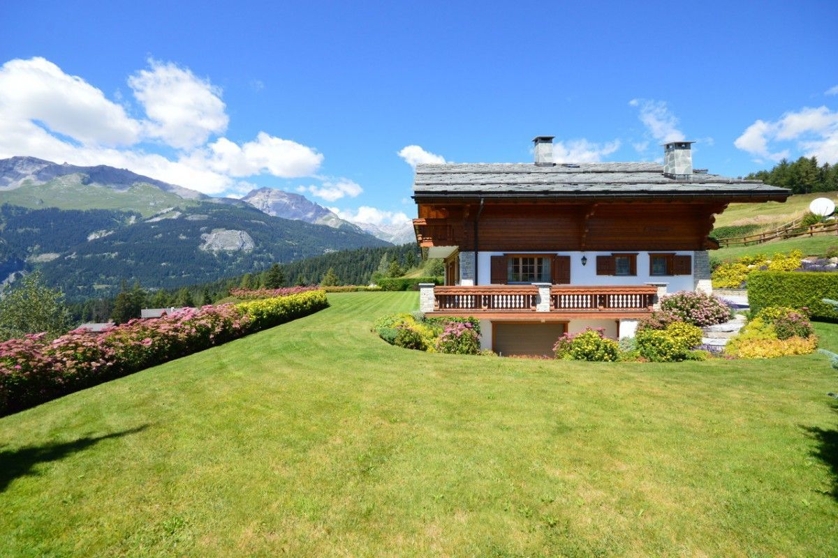 Дом в Кран-Монтане, Швейцария, 249 м2 - фото 1