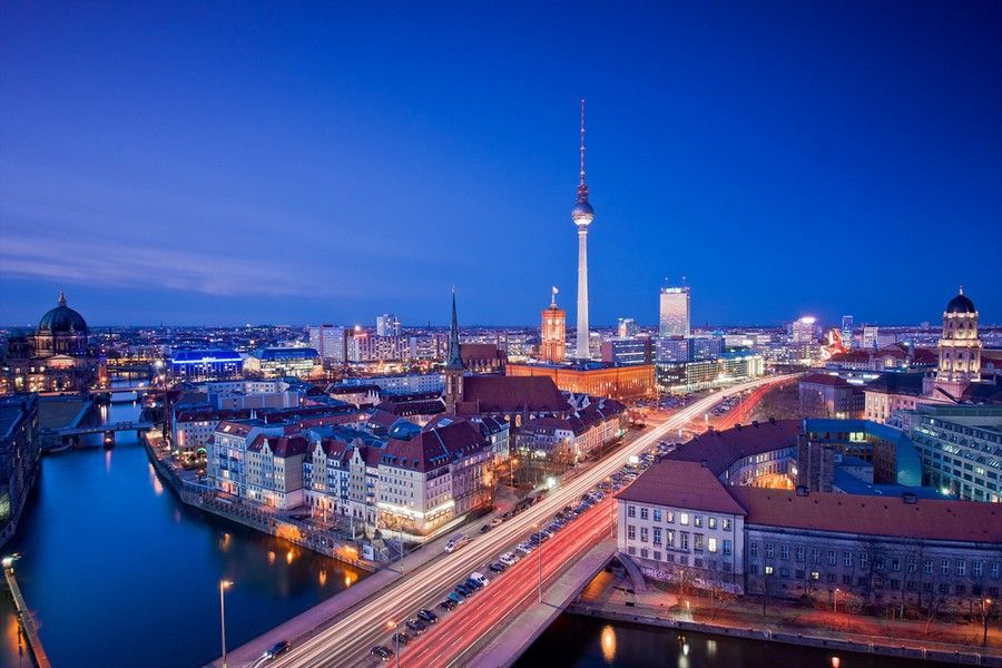 Коммерческая недвижимость в Берлине, Германия, 10 700 м2 - фото 1