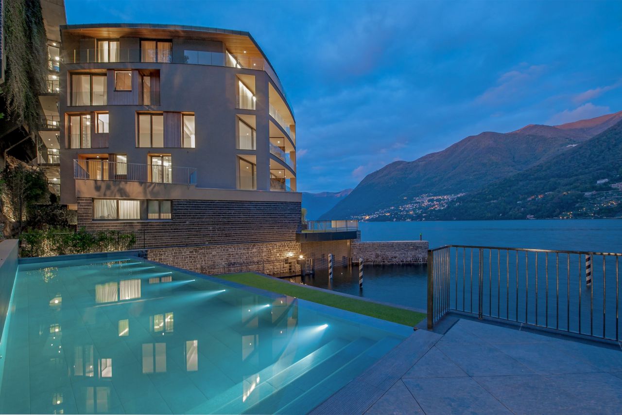 Апартаменты у озера Комо, Италия, 142 м2 - фото 1