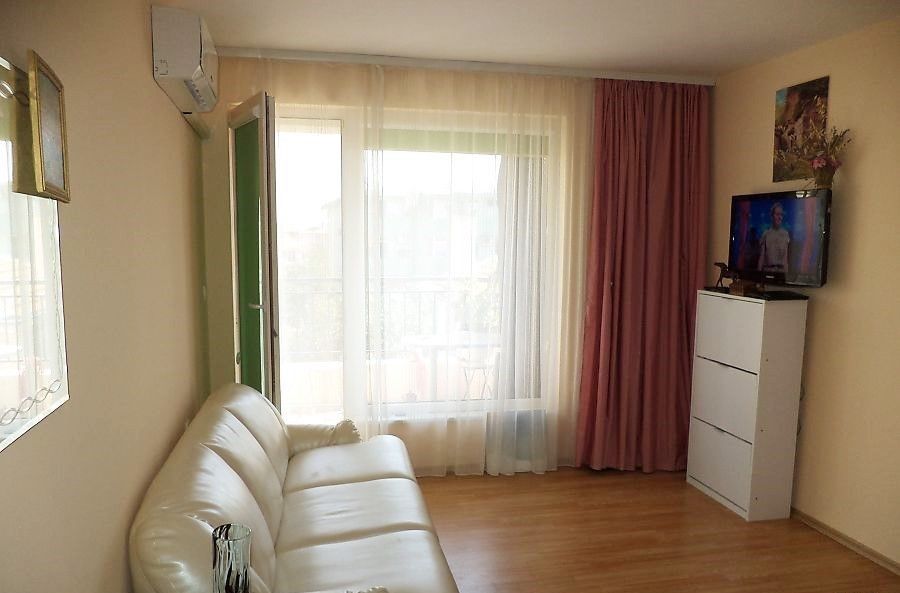 Квартира в Бургасе, Болгария, 38 м2 - фото 1