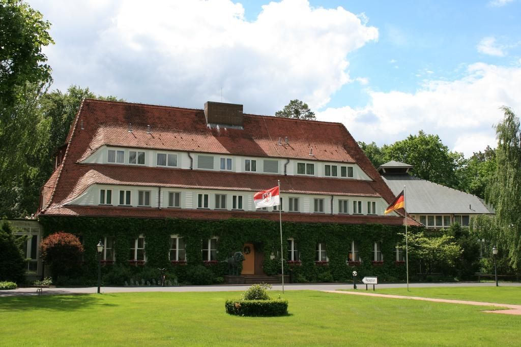 Отель, гостиница в Бранденбурге-на-Хафеле, Германия, 3 000 м2 - фото 1