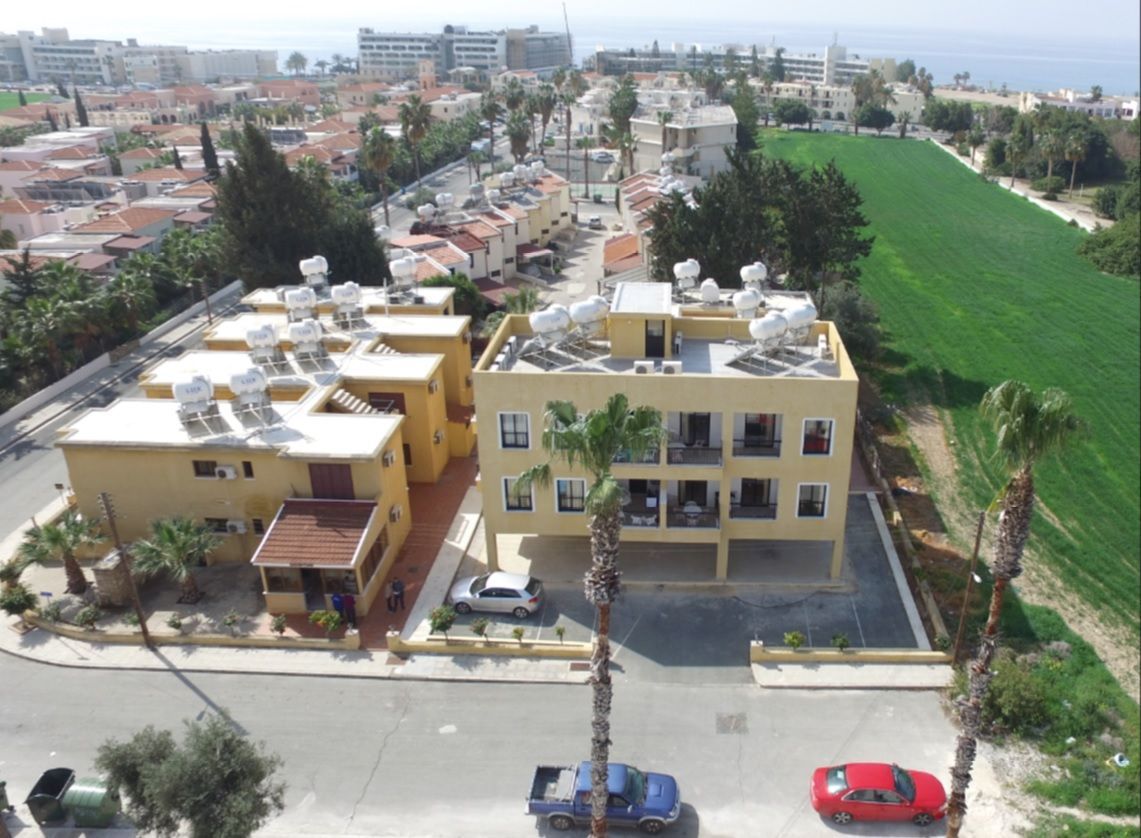 Коммерческая недвижимость в Пафосе, Кипр, 1 090 м2 - фото 1
