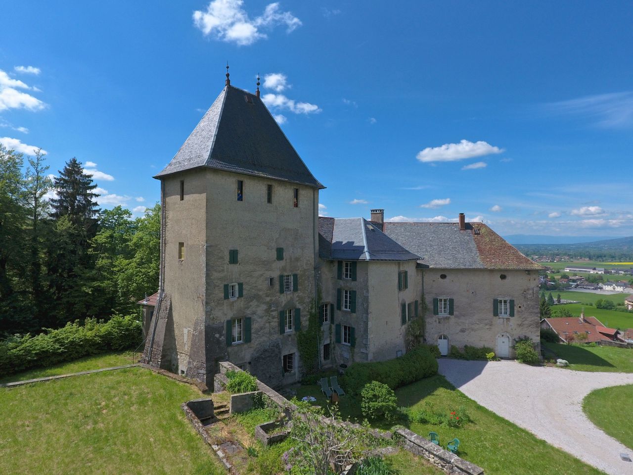 Замок в Верхней Савойе, Франция, 1 500 м2 - фото 1