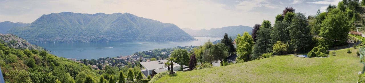 Вилла у озера Комо, Италия, 450 м2 - фото 1