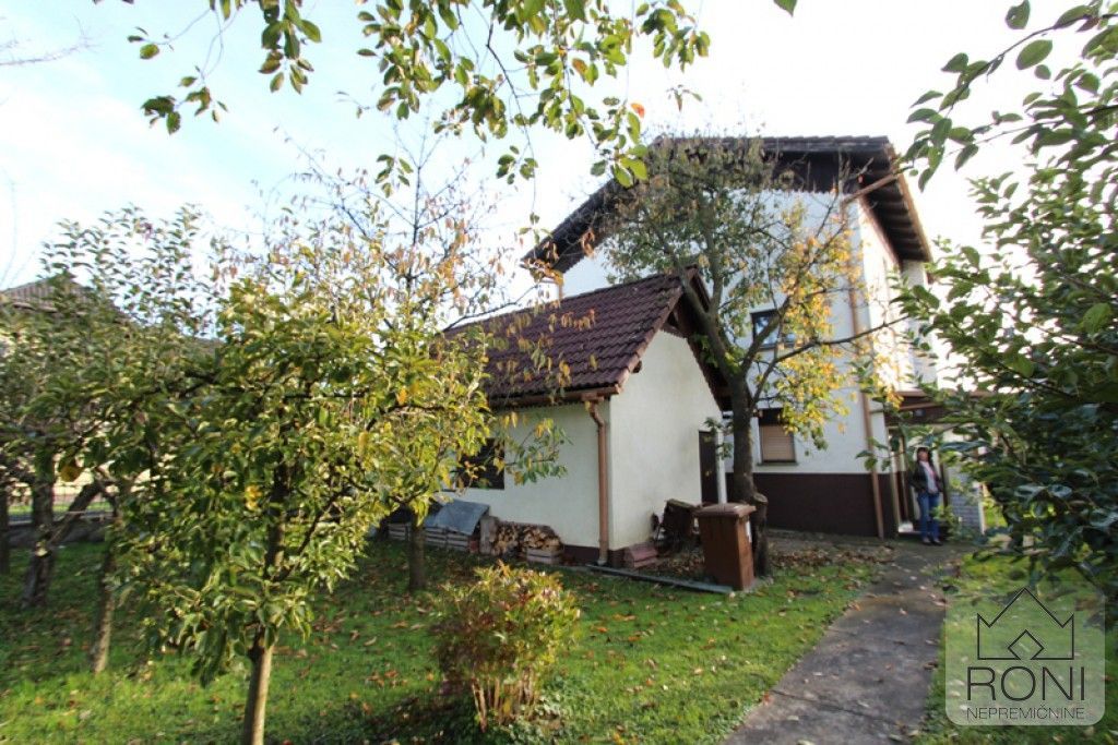 Дом в Птуе, Словения, 156 м2 - фото 1