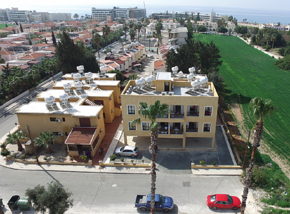 Коммерческая недвижимость в Пафосе, Кипр, 1 090 м2 - фото 1