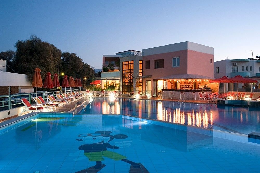 Отель, гостиница в номе Ханья, Греция, 4 726 м2 - фото 1
