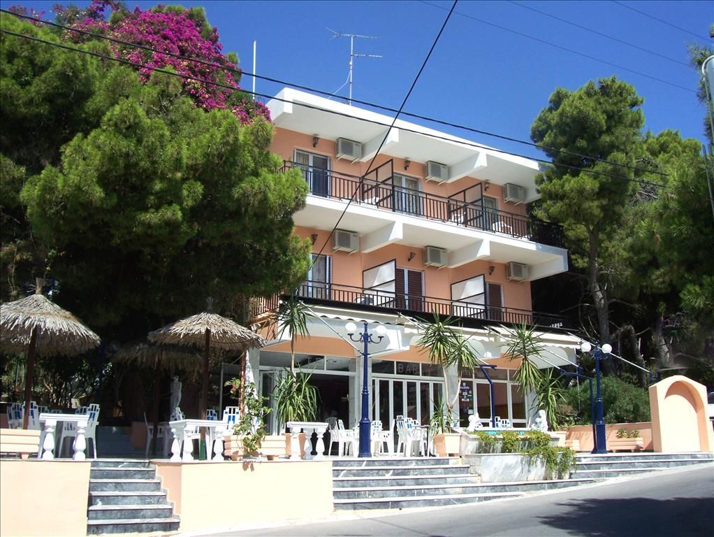 Отель, гостиница на Эгине, Греция, 820 м2 - фото 1
