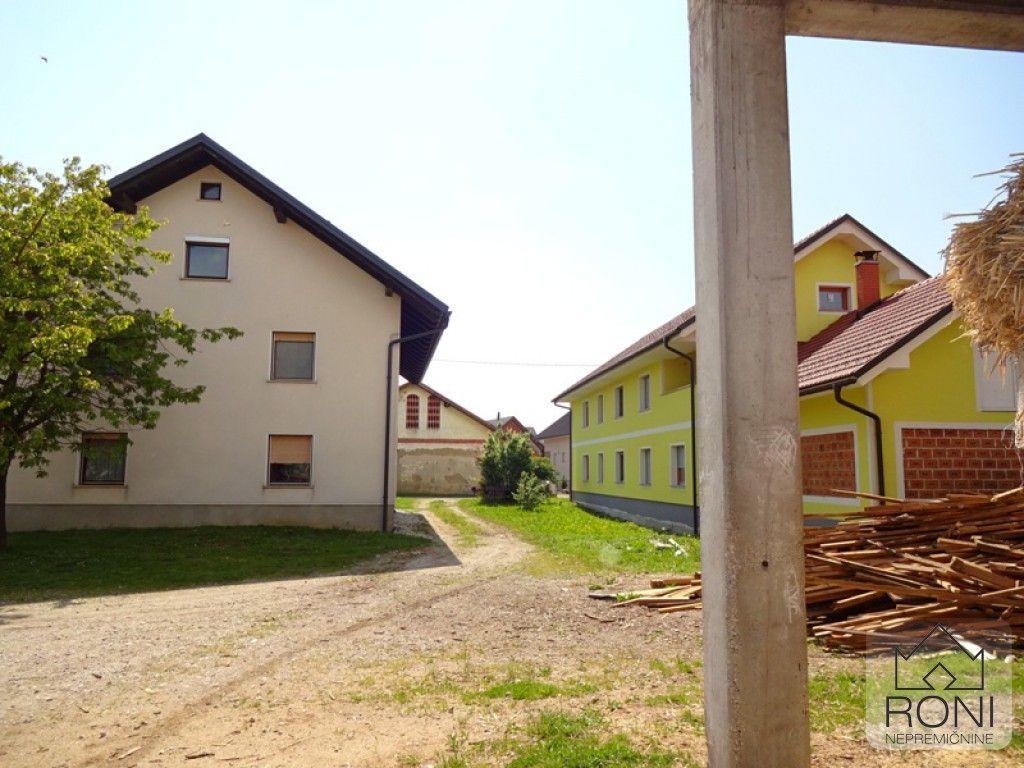 Коммерческая недвижимость в Водице, Словения, 250 м2 - фото 1