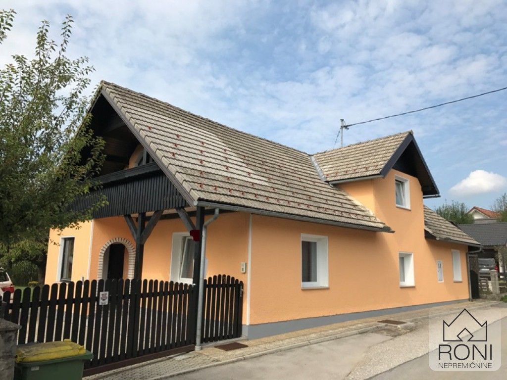 Дом в Гросупле, Словения, 250 м2 - фото 1