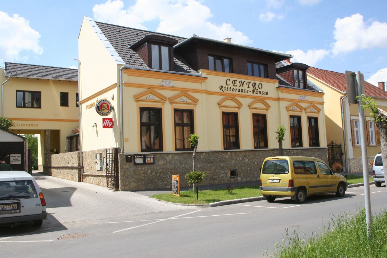 Отель, гостиница в Хевизе, Венгрия, 579 м2 - фото 1
