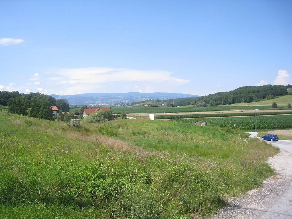 Земля в Словенска-Бистрице, Словения, 45 256 м2 - фото 1