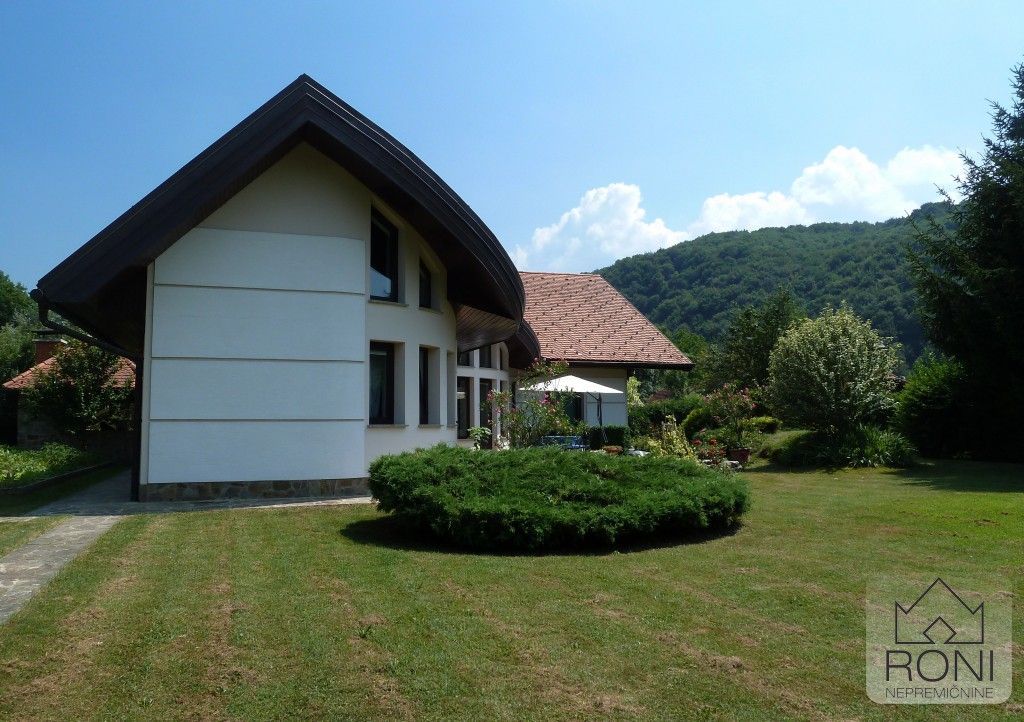 Коммерческая недвижимость в Кршко, Словения, 543 м2 - фото 1