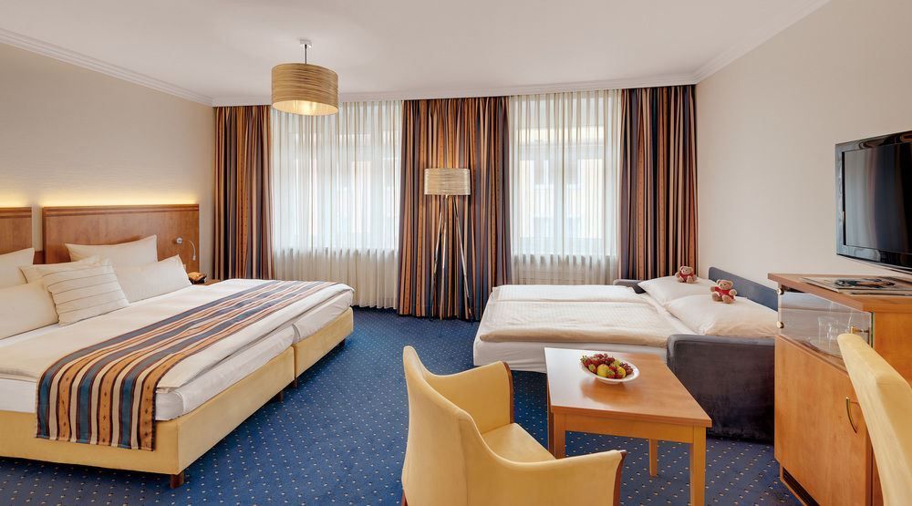 Отель, гостиница в Мюнхене, Германия, 1 м2 - фото 1