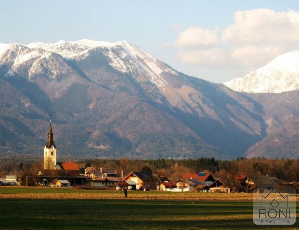 Земля в Кране, Словения, 89 020 м2 - фото 1