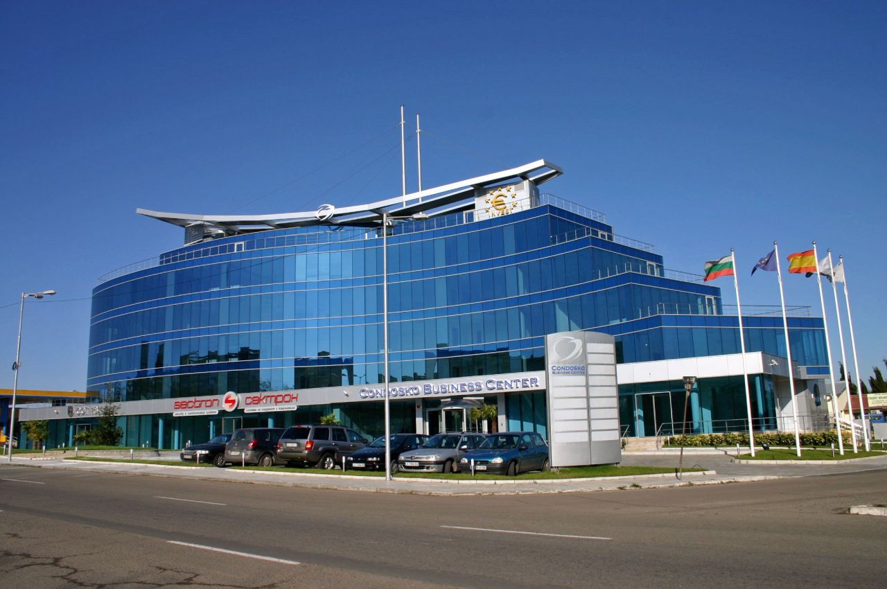 Офис Бургас, Болгария, 1 220 м2 - фото 1