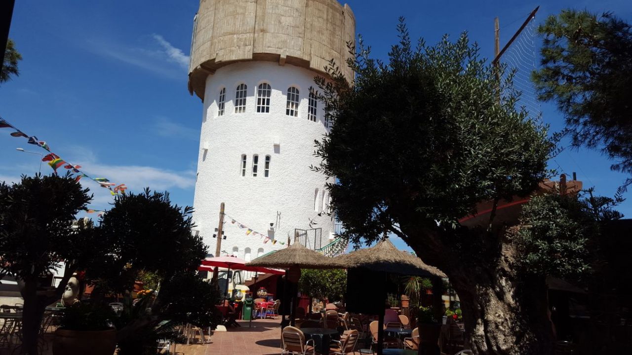 Кафе, ресторан в Торревьехе, Испания, 2 000 м2 - фото 1