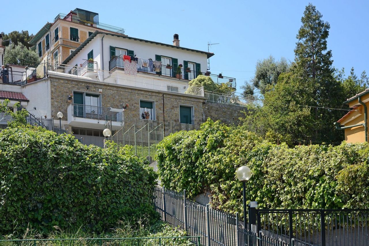 Апартаменты в Сан-Ремо, Италия, 115 м2 - фото 1