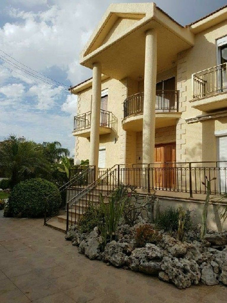 Дом в Лимасоле, Кипр, 460 м2 - фото 1