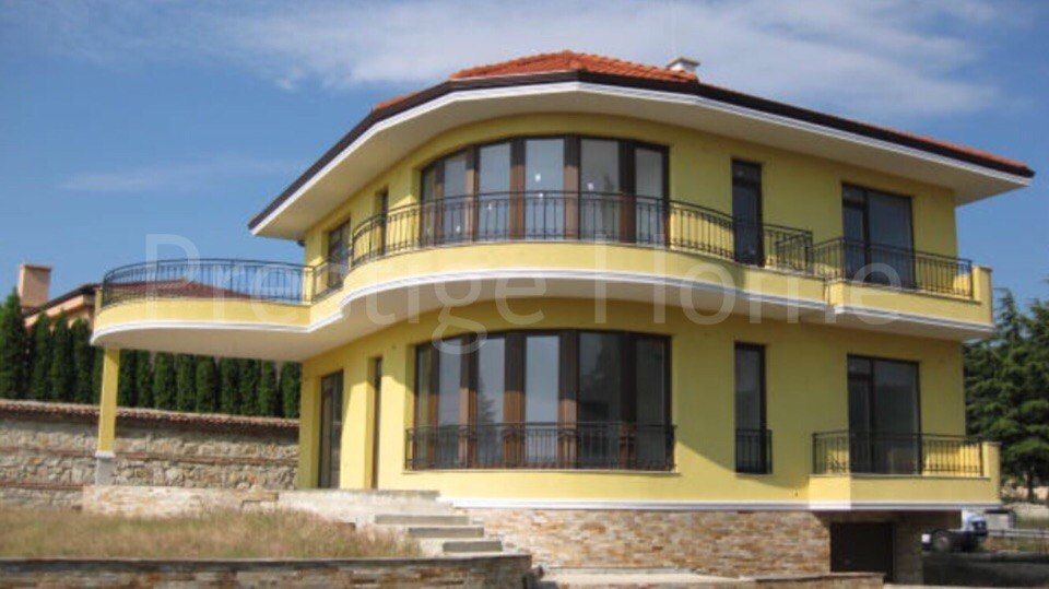 Дом в Варне, Болгария, 377 м2 - фото 1