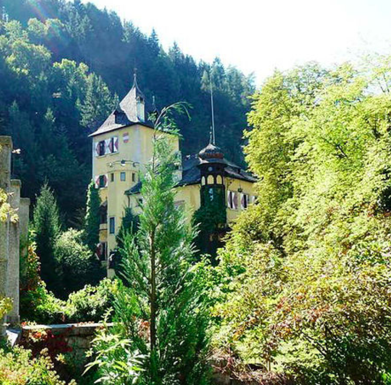 Замок в Тироле, Австрия, 730 м2 - фото 1