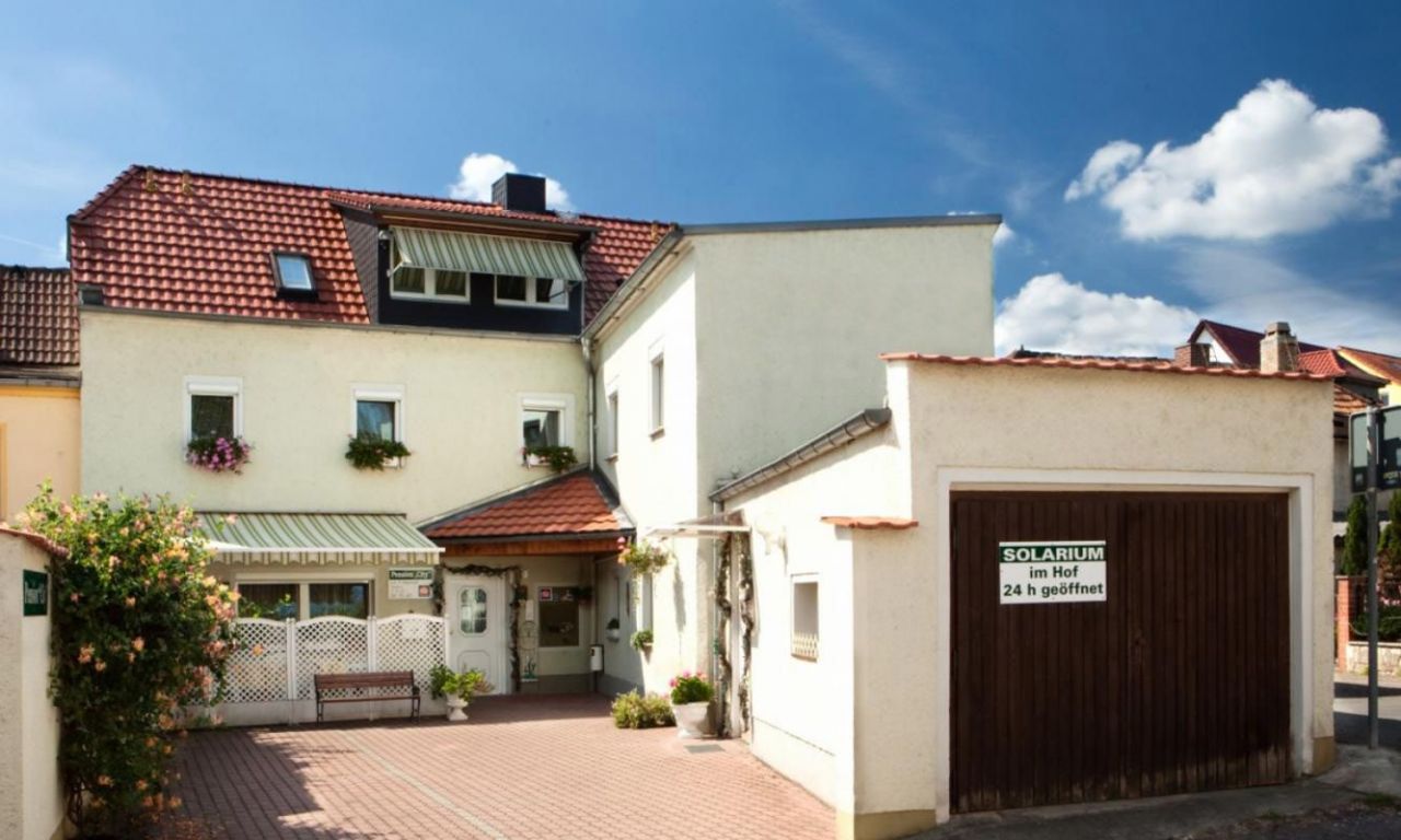 Отель, гостиница Саксония, Германия, 299.21 м2 - фото 1