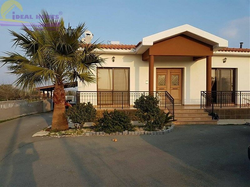 Дом в Ларнаке, Кипр, 230 м2 - фото 1
