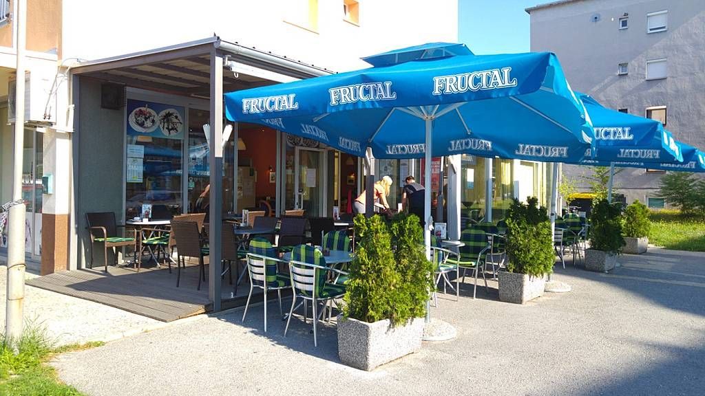 Кафе, ресторан в Камнике, Словения, 158 м2 - фото 1