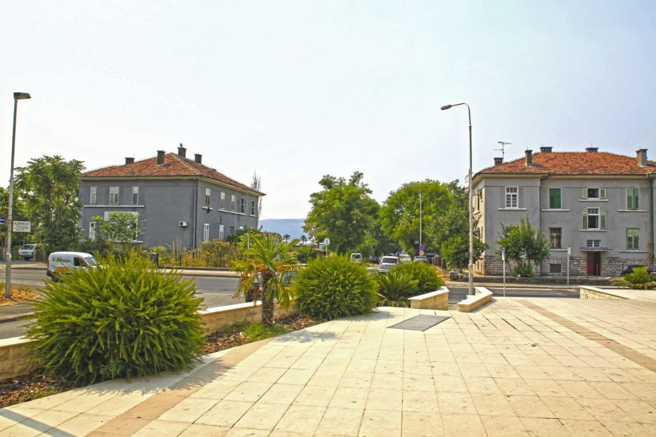 Квартира в Тивате, Черногория, 85 м2 - фото 1