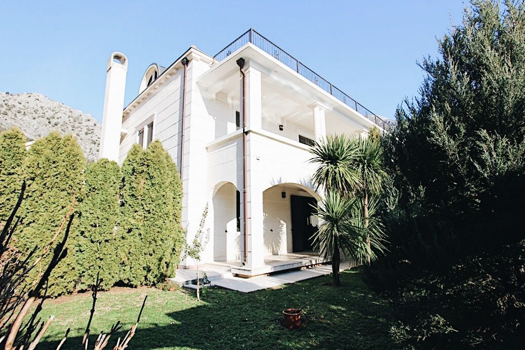 Вилла в Рисане, Черногория, 478 м² - фото 1