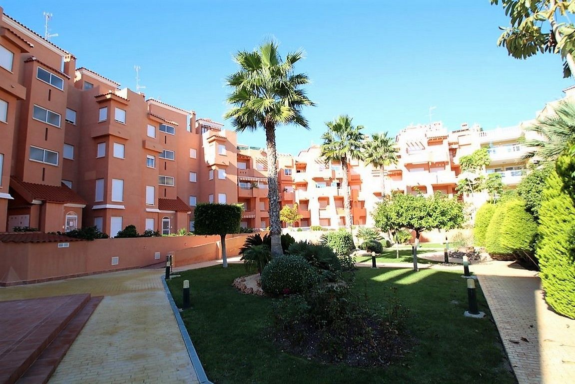 Апартаменты в Кампоамор, Испания, 70 м2 - фото 1