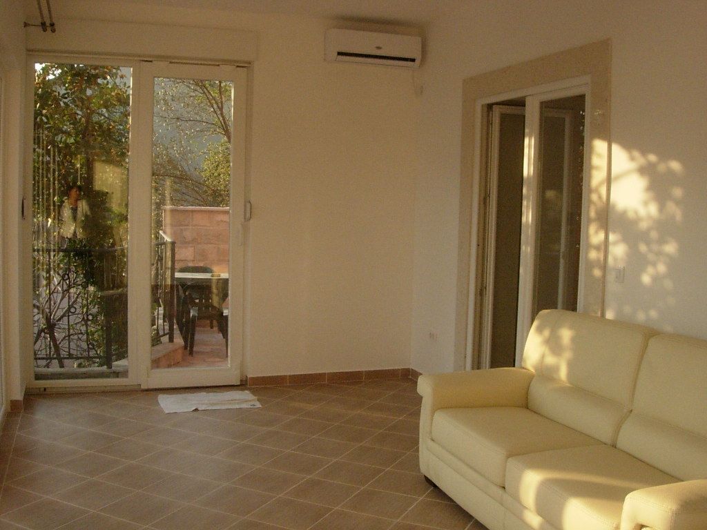 Апартаменты в Херцег-Нови, Черногория, 60 м2 - фото 1