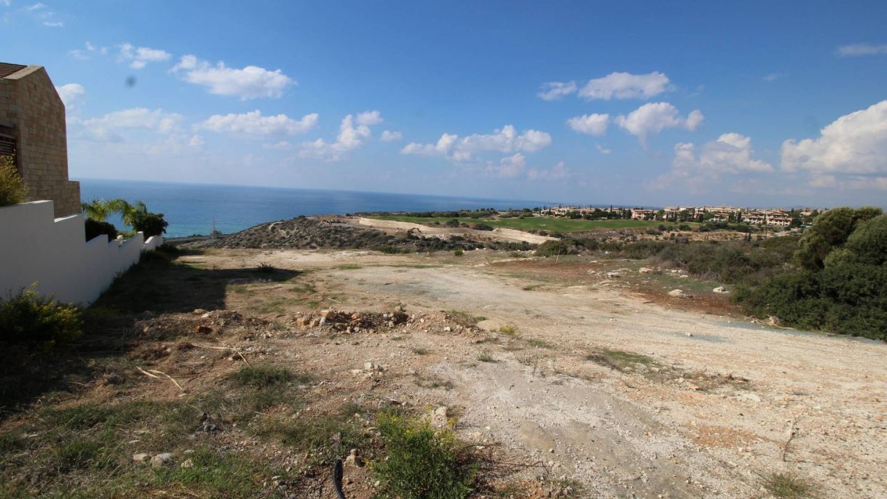 Земля в Пафосе, Кипр, 1 768 м2 - фото 1
