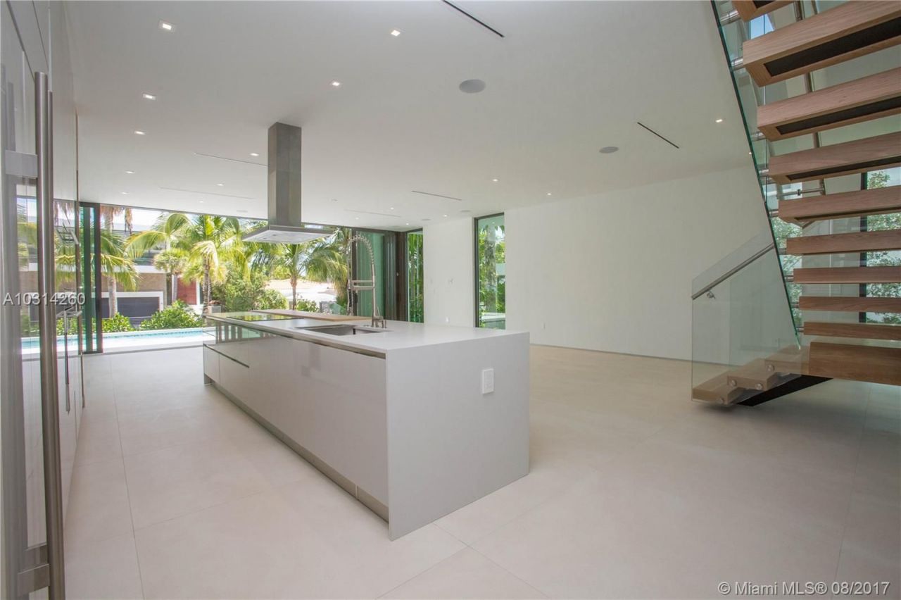 Дом в Майами, США, 330 м² - фото 2