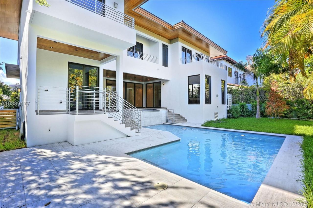 Дом в Майами, США, 325 м2 - фото 1