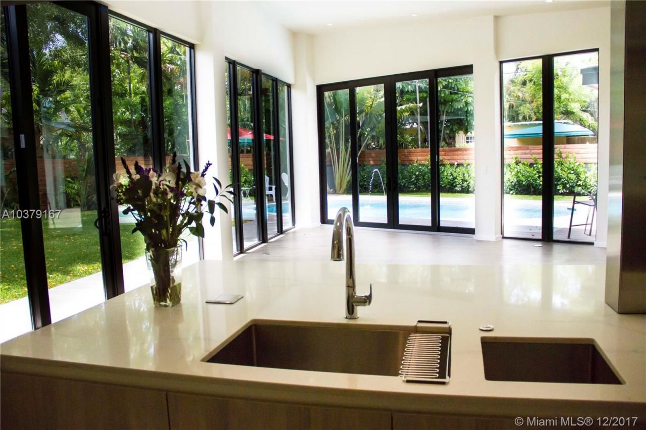 Дом в Майами, США, 380 м² - фото 9