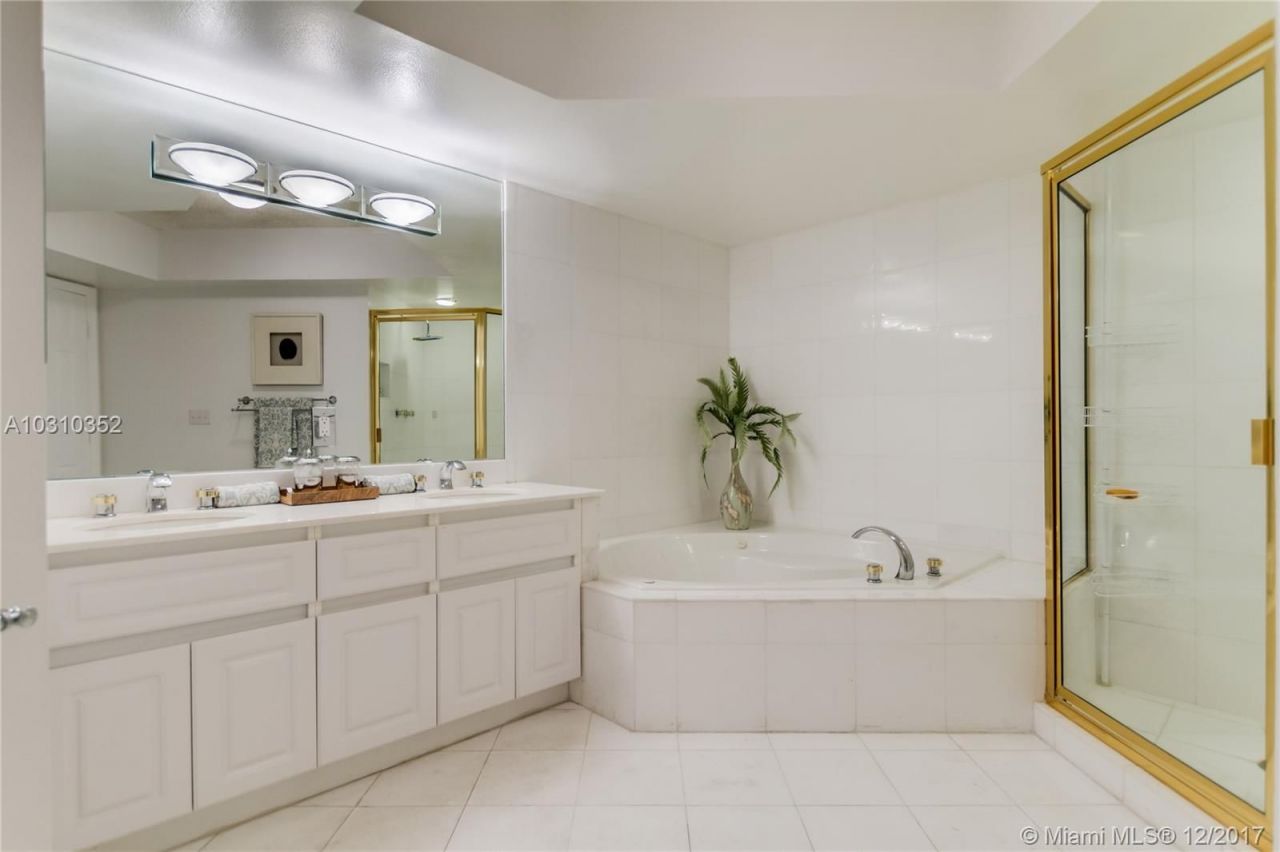 Квартира в Майами, США, 130 м² - фото 6