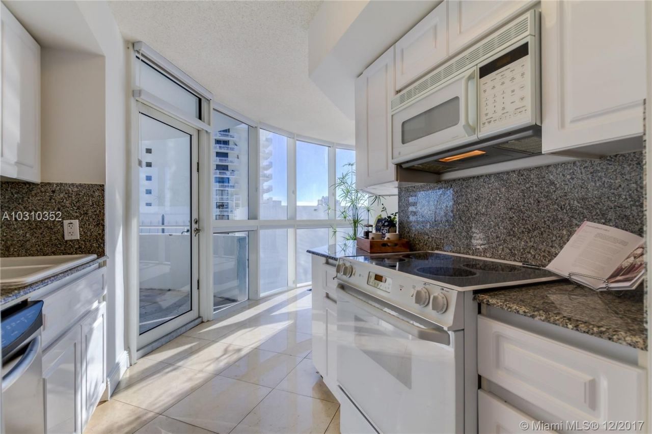 Квартира в Майами, США, 130 м² - фото 8