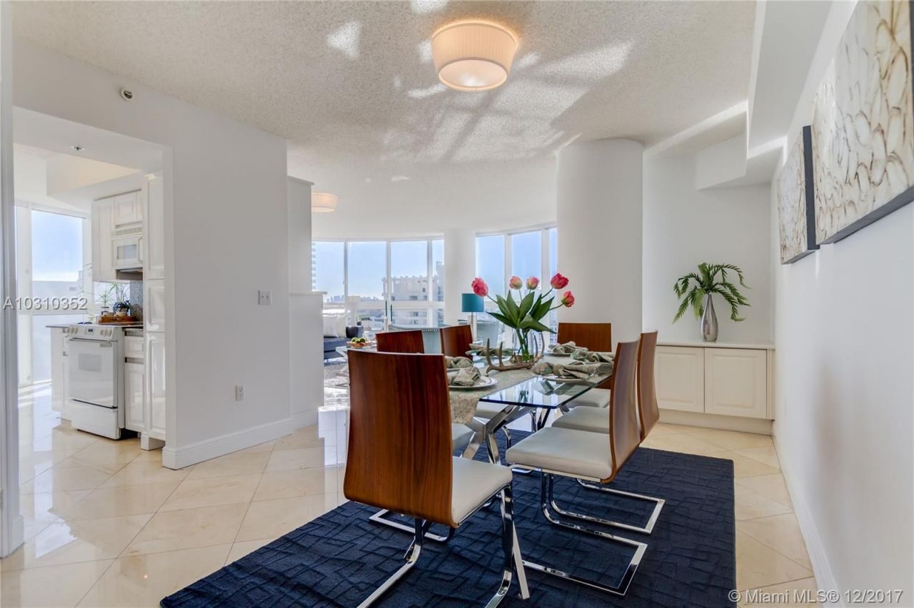 Квартира в Майами, США, 130 м² - фото 11