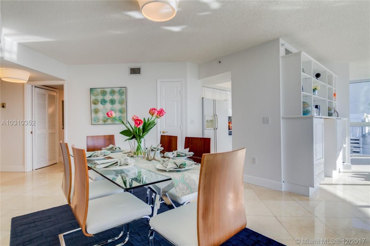 Квартира в Майами, США, 130 м² - фото 12