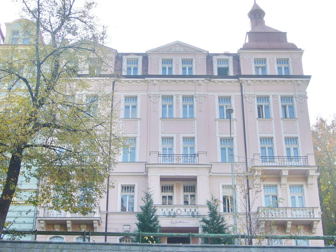 Отель, гостиница в Карловых Варах, Чехия, 797 м2 - фото 1