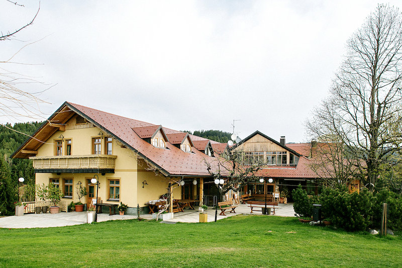 Отель, гостиница в Словенска-Бистрице, Словения, 2 037 м2 - фото 1