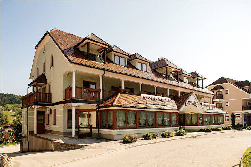 Отель, гостиница в Зрече, Словения, 2 177 м2 - фото 1