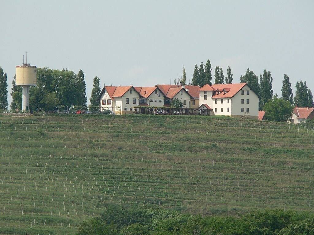 Коммерческая недвижимость в Лютомере, Словения, 1 856 м2 - фото 1