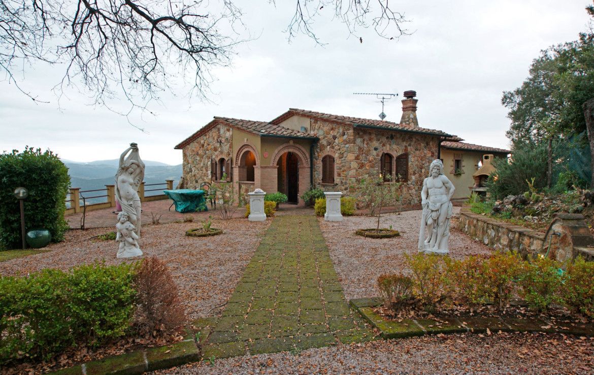 Дом в Монтекатини-Валь-ди-Чечина, Италия, 135 м2 - фото 1