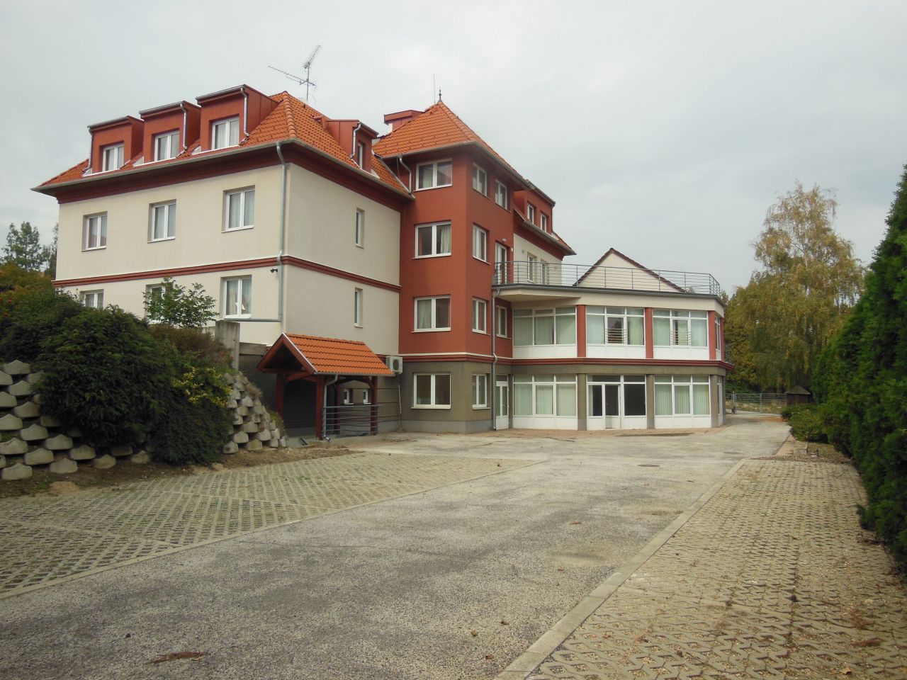 Коммерческая недвижимость в Хевизе, Венгрия, 2 256 м2 - фото 1