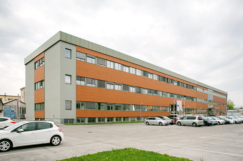 Офис в Любляне, Словения, 682 м2 - фото 1