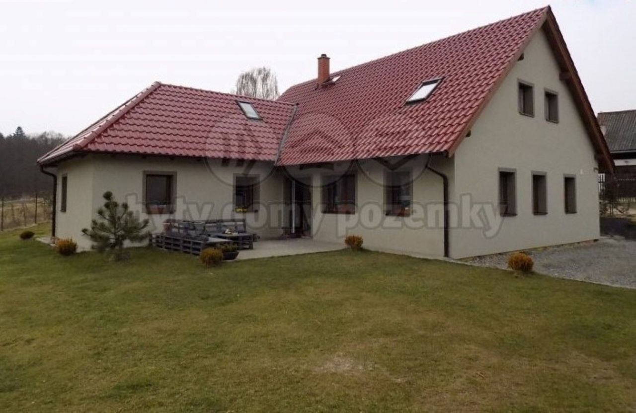 Дом в Карловых Варах, Чехия, 223 м2 - фото 1