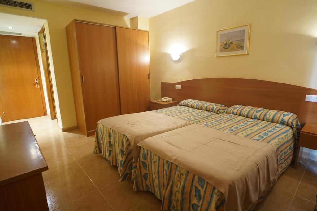 Отель, гостиница на Льорет-де-Мар, Испания, 1 040 м2 - фото 1