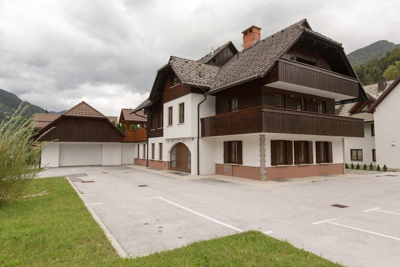 Доходный дом в Краньской Горе, Словения, 164 м2 - фото 1